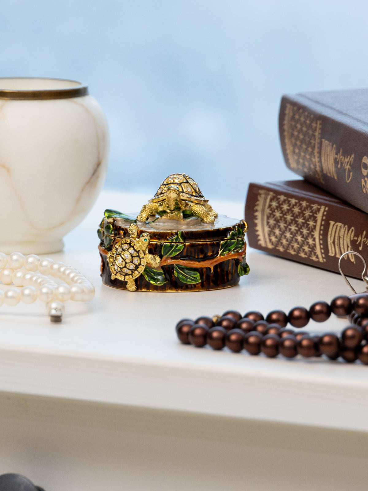 Keren Kopal Turtles on Tree Trunk