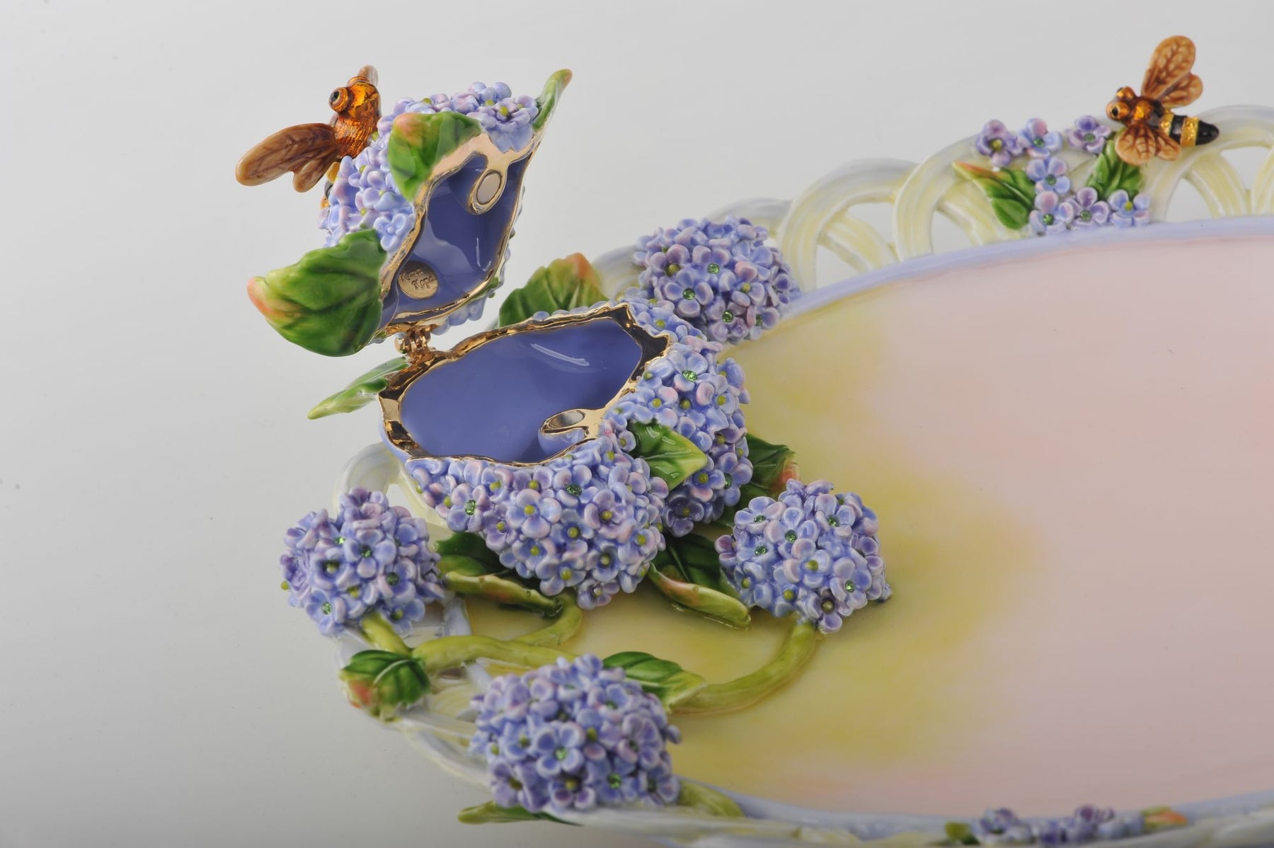 Keren Kopal Trinket Plate with a Bee