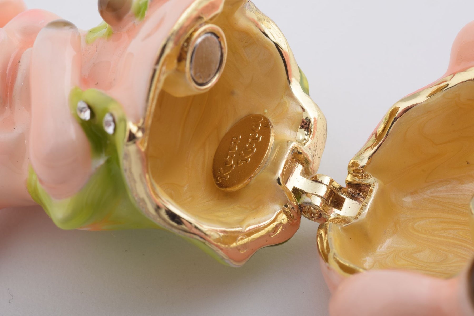 Keren Kopal Zodiac Pig