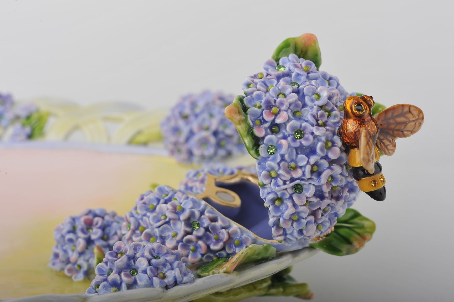 Keren Kopal Trinket Plate with a Bee