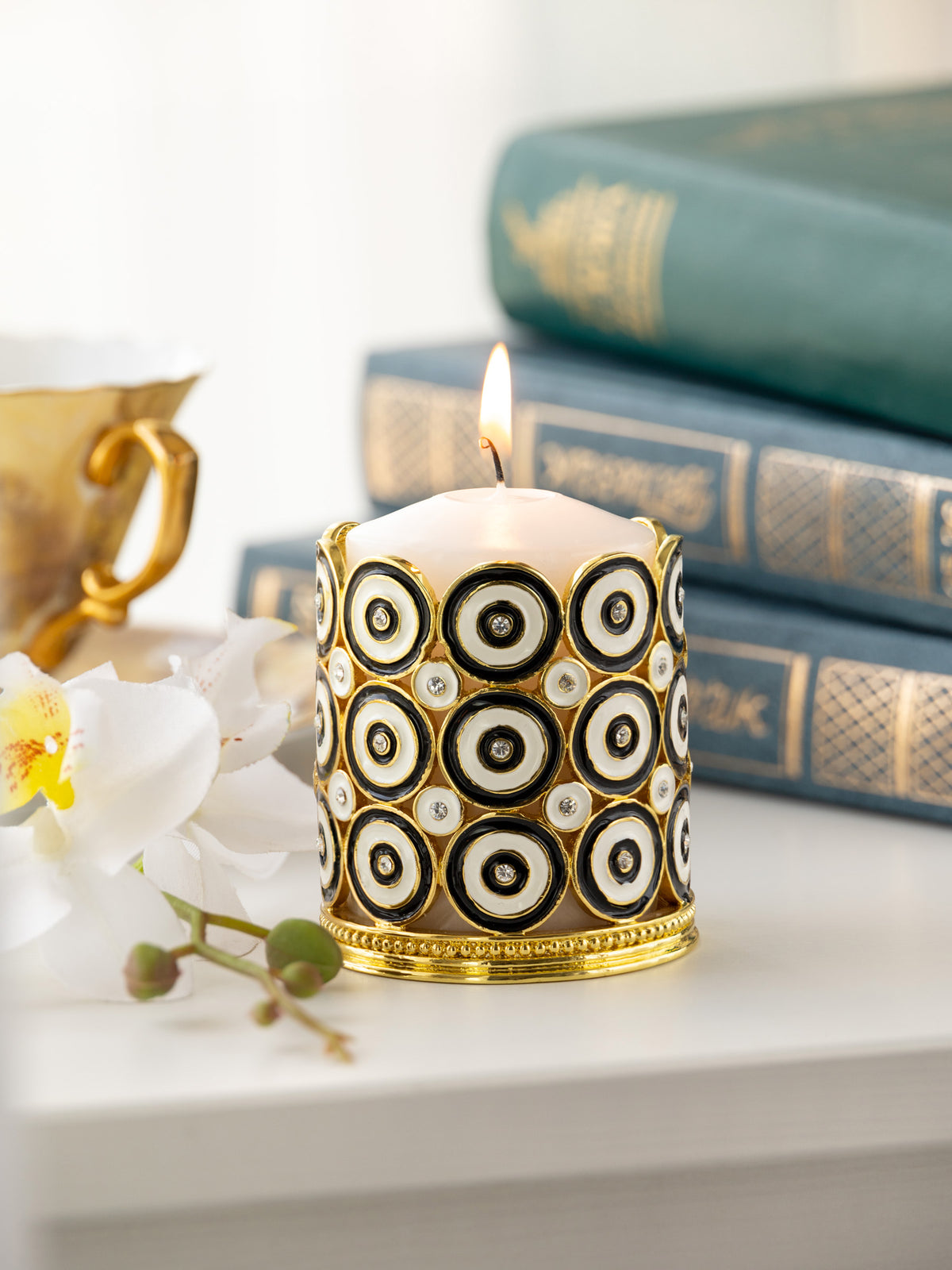 Golden Decorated Candle Holder with Circles Pattern