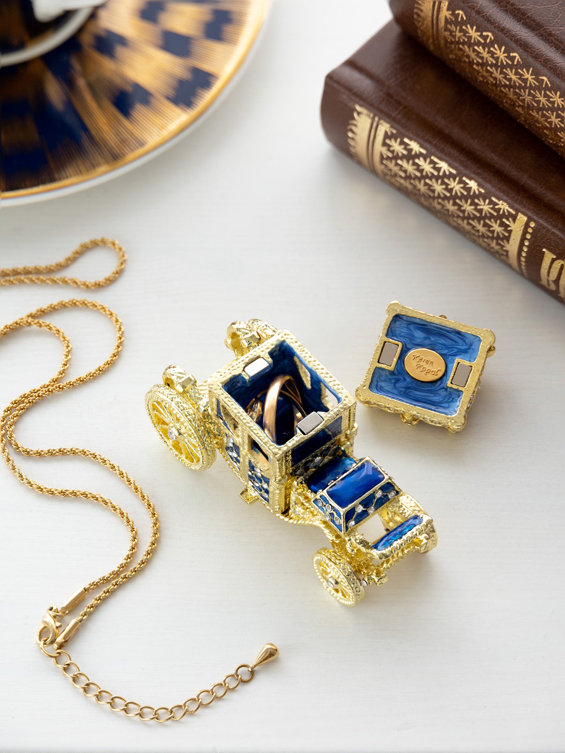 Keren Kopal Gold & Blue Carriage