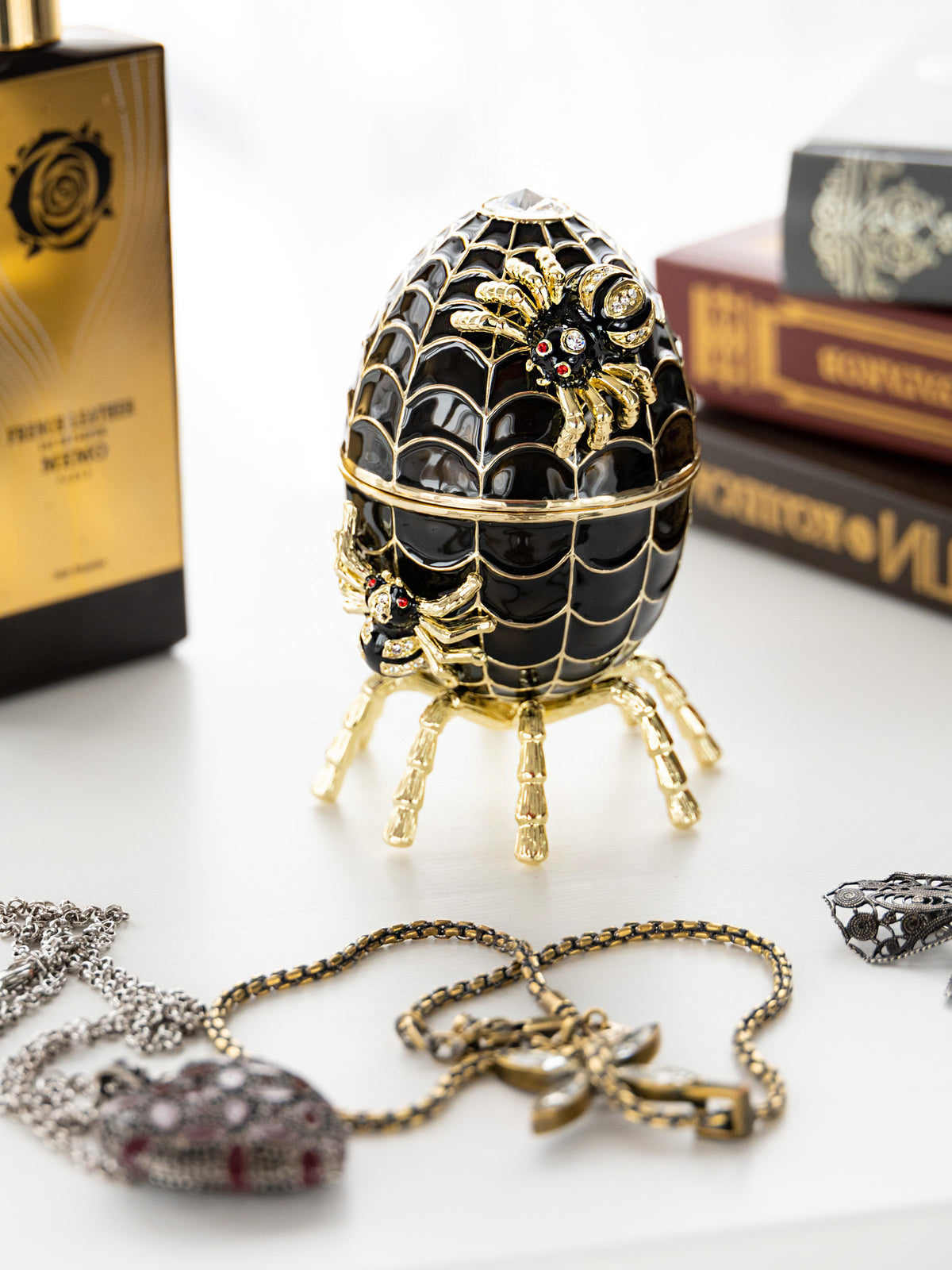Noir Fabergé Egg Spiderweb Décoration Musique Jouer Egg