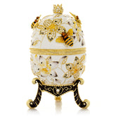Weißes Fabergé-Ei mit Bienen und Blumen