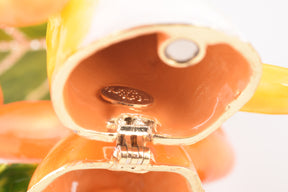 Keren Kopal Frog Playing on Keyboards