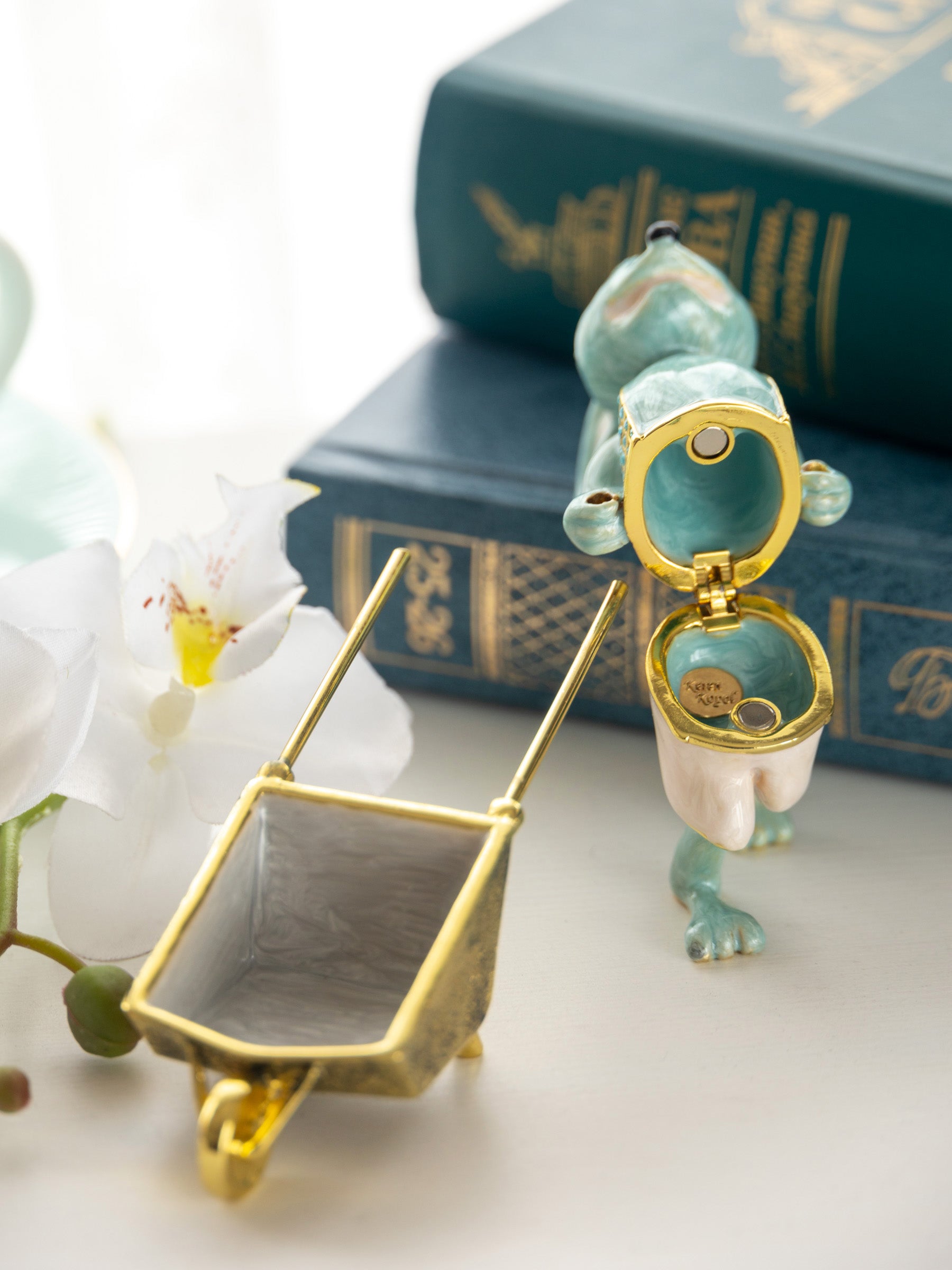 Keren Kopal Mouse with Wheelbarrow