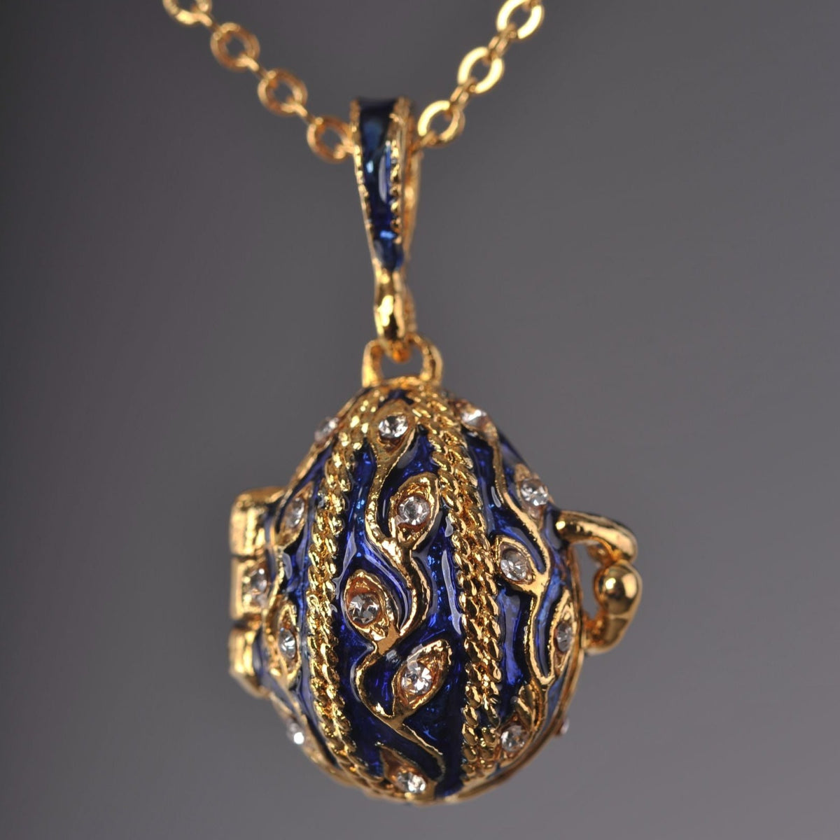 Collier d’oeufs de Pâques Fabergé bleu