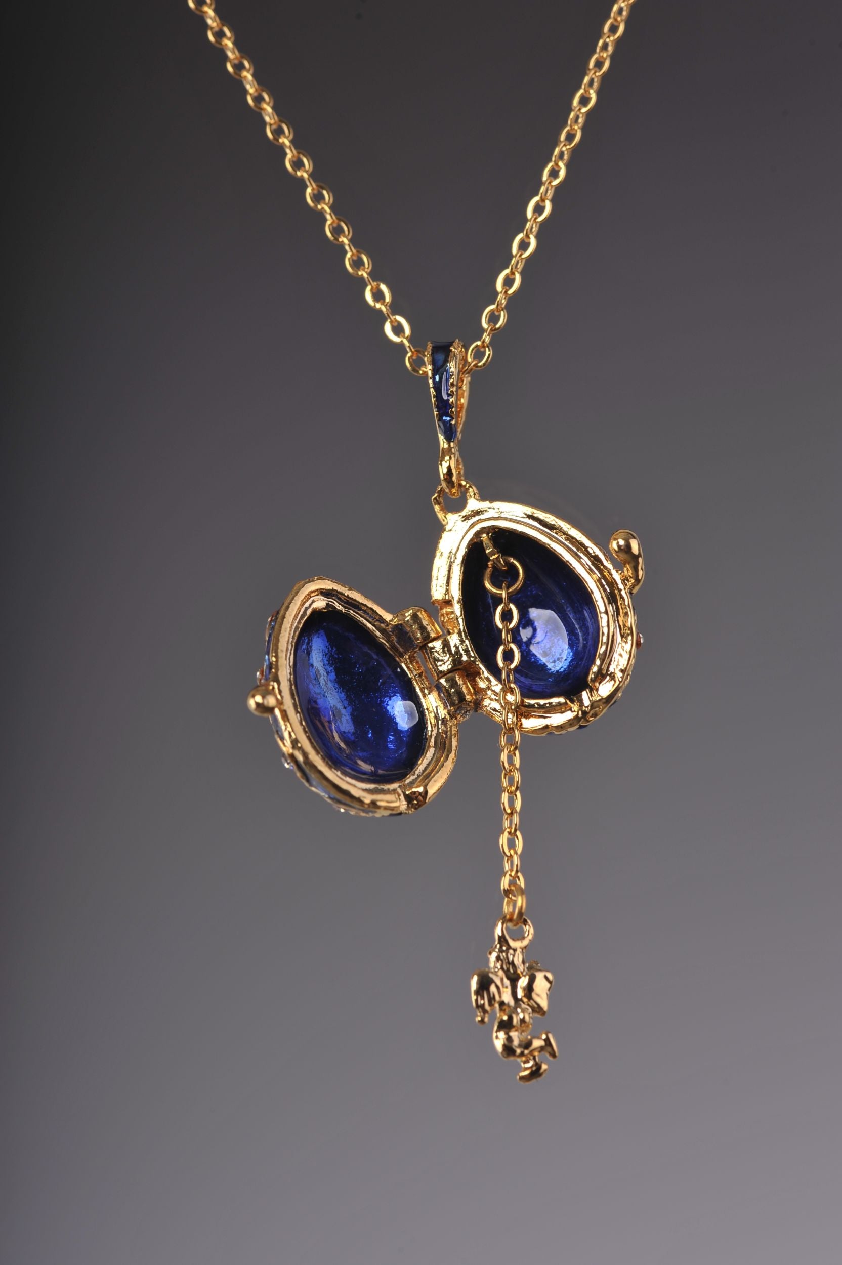 Collier d’oeufs de Pâques Fabergé bleu