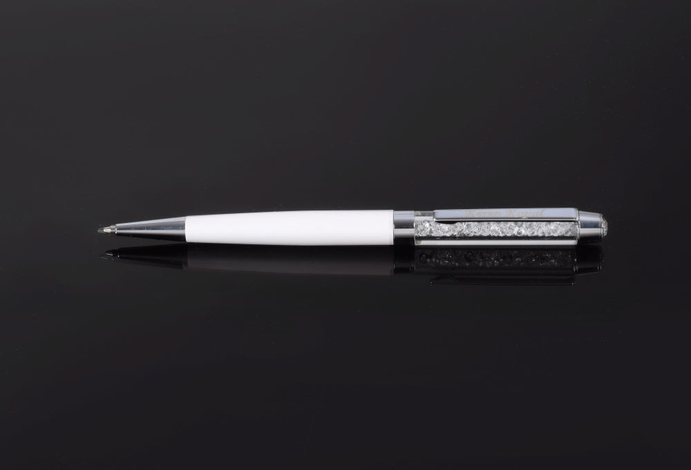 Weißer Stift mit Swarovski-Kristallen