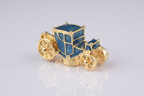 Blaues Fabergé-Ei mit Auto darin