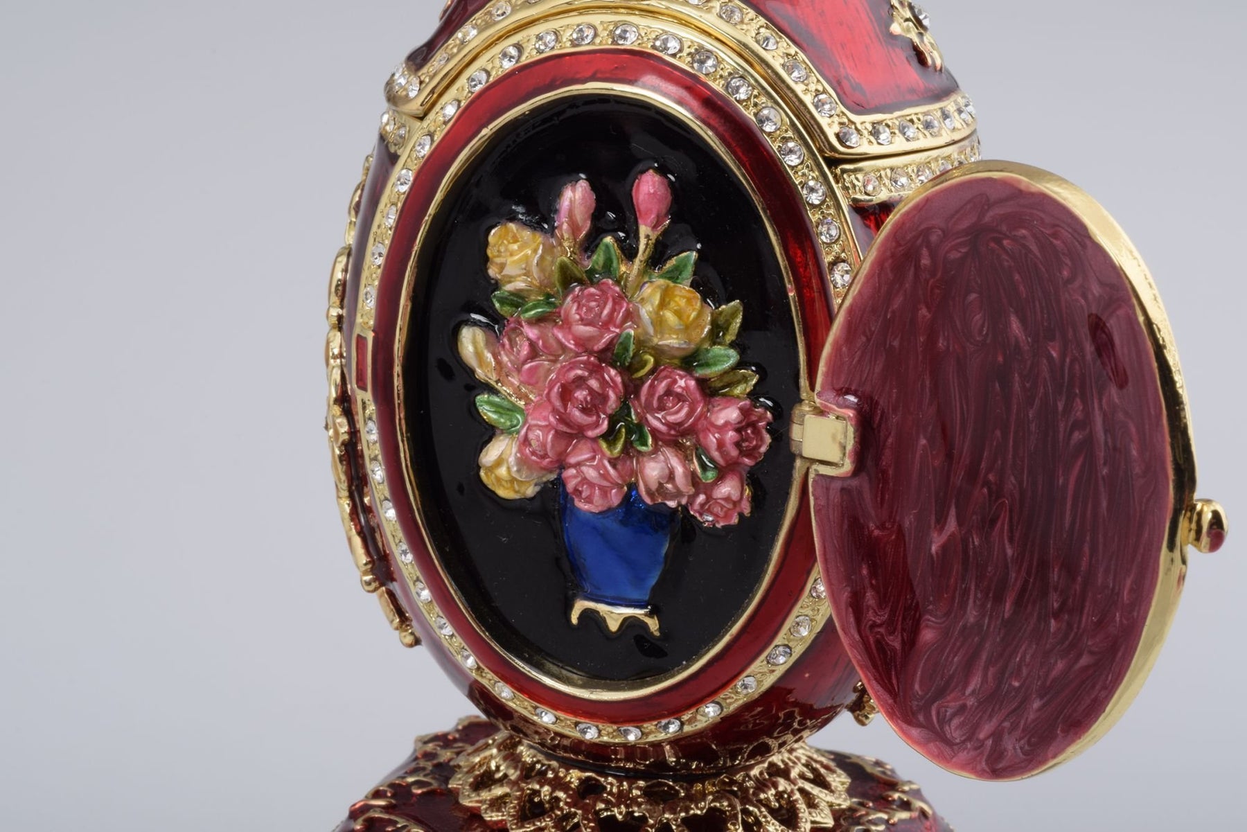 Keren Kopal Red Royal Faberge Egg  154.00