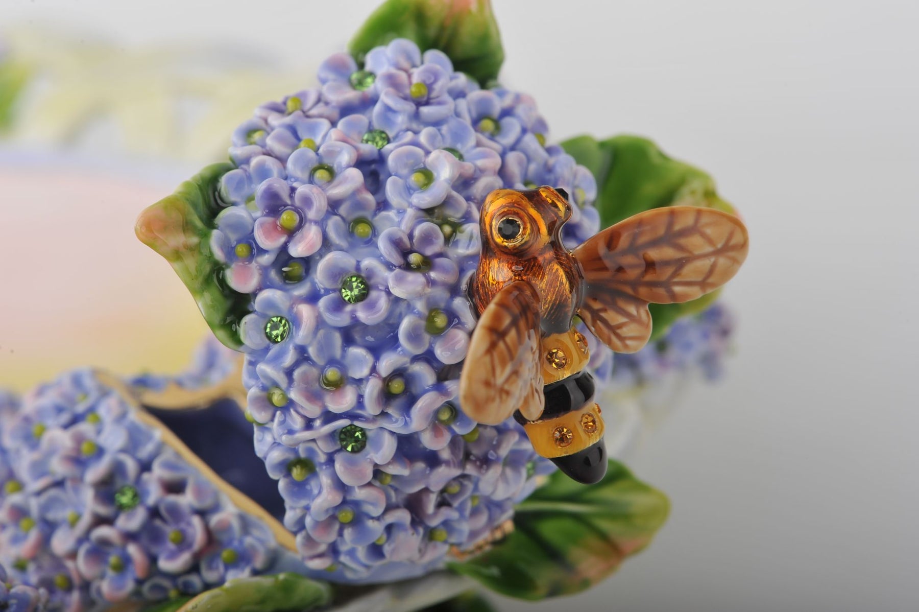 Trinket Plate with a Bee trinket box Keren Kopal